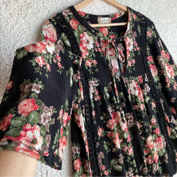 Altar'd State Women's long sleeve black floral boho blouse, Sz L - Picture 6 of 17